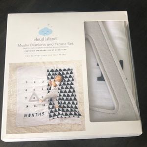 Muslin Blankets & Frame Set